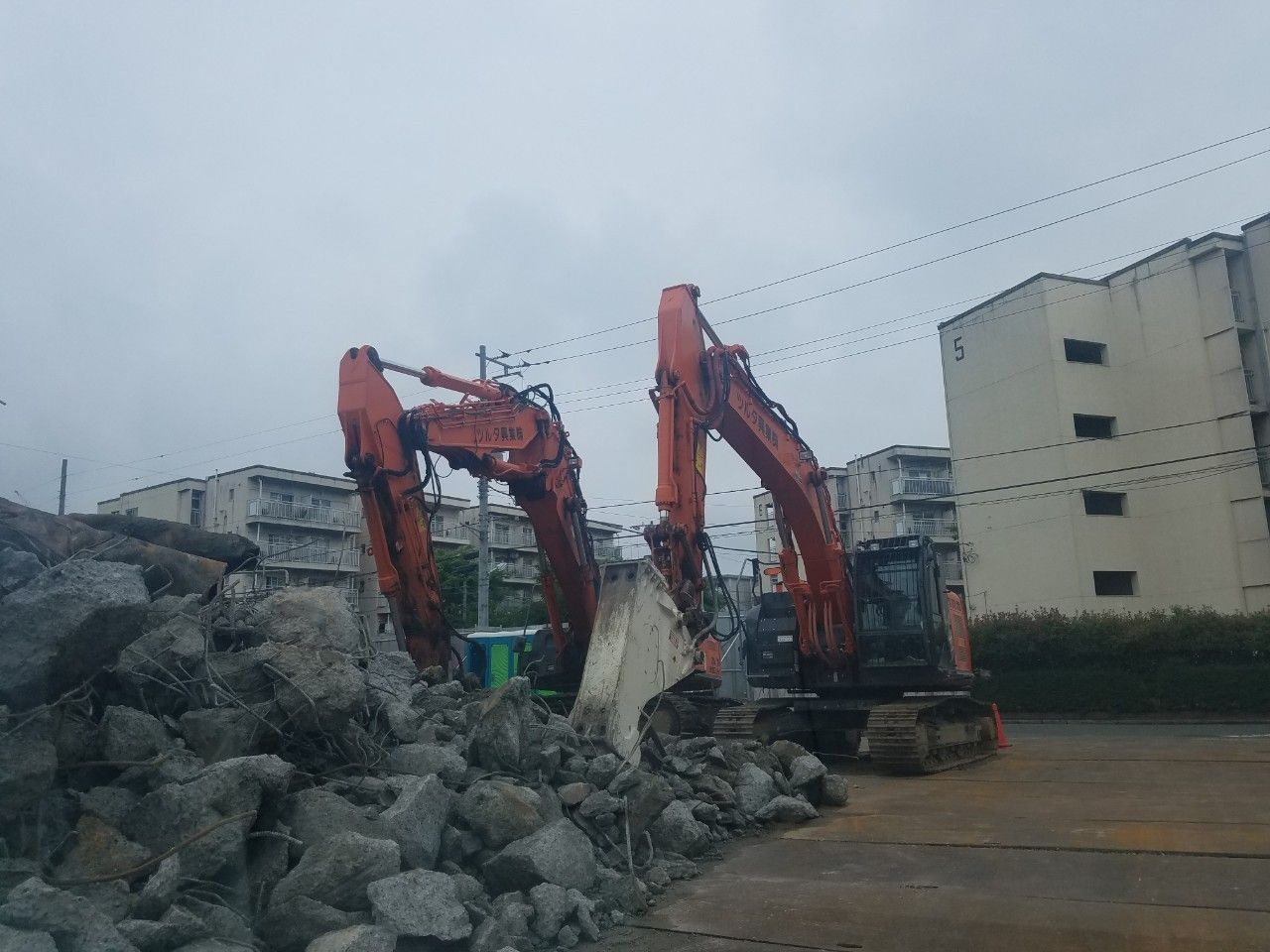 基礎解体の現場写真