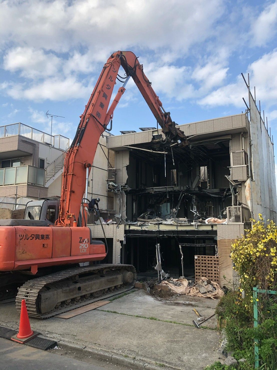 S造3階建て 解体工事の現場写真
