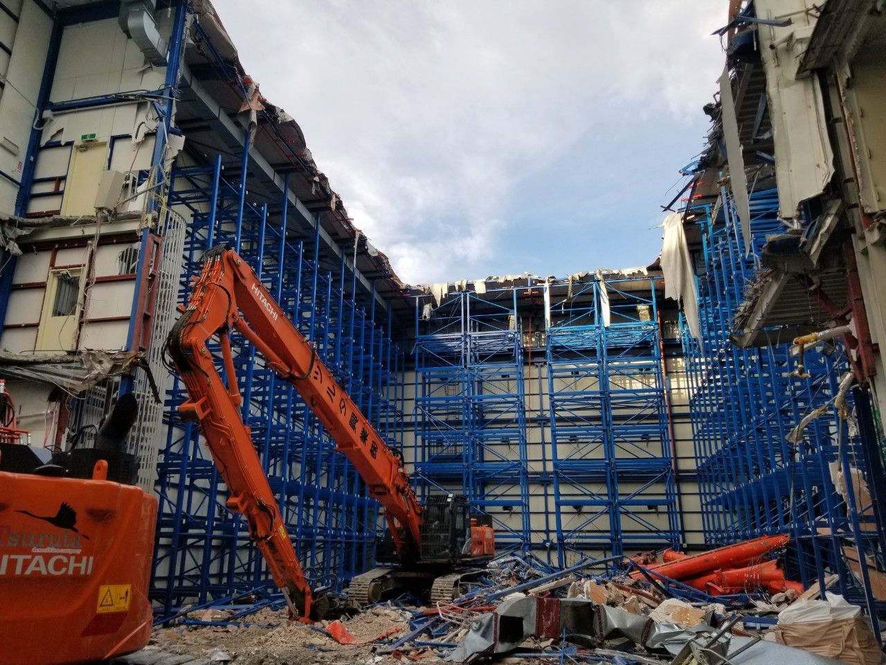 S造4階建て 解体工事の現場写真
