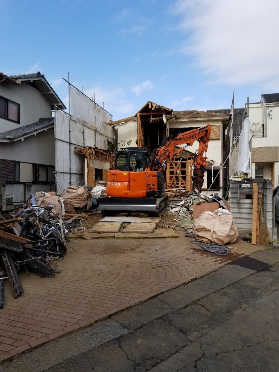 木造2階建て 解体工事の現場写真